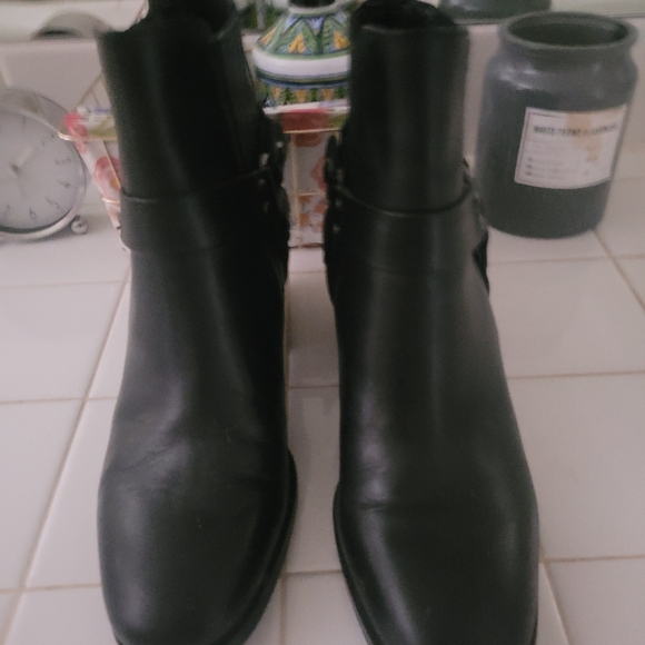 Like New Sam Edelman Black Leather Booties 7 - Picture 2 of 9